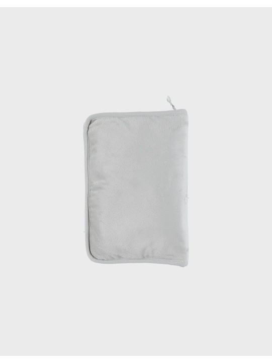 Protège carnet de santé fausse fourrure verte - Fluffy - Noukie's